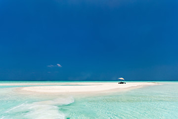 Fototapeta na wymiar Beautiful tropical beach at Maldives