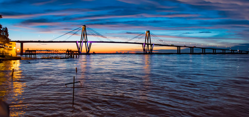 Atardecer en el rio parana 