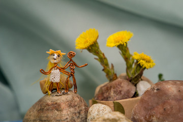 Мать и мачеха, первые цветы, на карте 