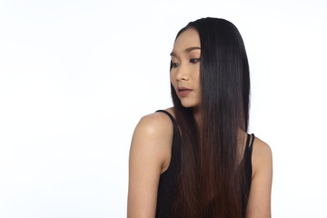 Naklejka premium Woman looking an idea and pointing to left side copy space