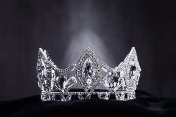 Diamond Silver Crown for Miss Pageant Beauty queen Contest, Crystal Tiara jewelry decorated gems...