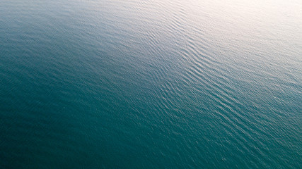 Vue aérienne de la surface de la mer