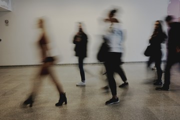 Obraz premium blurry people at the airport