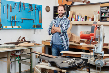 Stolzer Handwerker und Schreiner