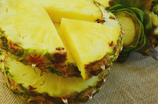 Health benefits of Pineapple fruit.
Nutrition Facts and Health Benefits of Ananas comosus