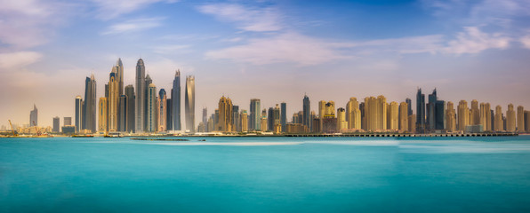 Obraz premium Panorama of Dubai Marina photographed from The Palm Jumeirah