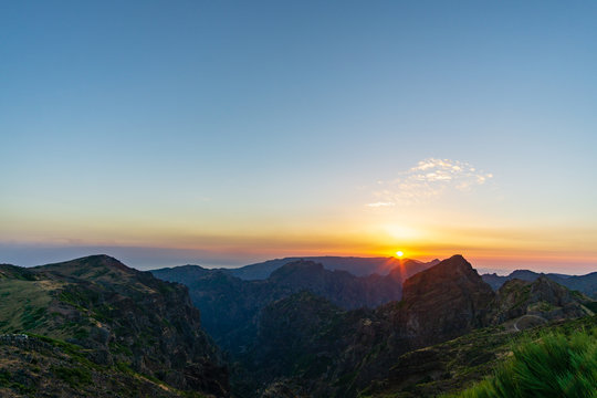 Pico do arieiro sunset © Christopher