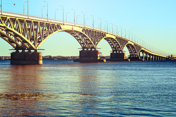 Fototapeta na wymiar Large motor bridge across the reservoir