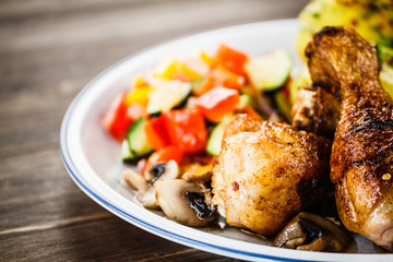 Roast drumsticks with potatoes