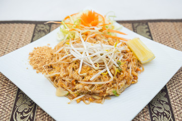 Chicken Pad Thai - Thai stir-fried noodle