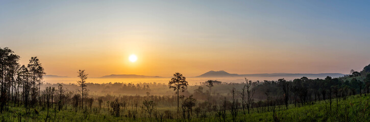 Fototapeta na wymiar beautiful pamorama sunrise landscape mountain Thailand