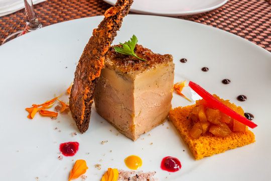 assiette gourmande festive de foie gras de canard 