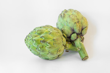 Obraz premium Isolated artichokes on white background