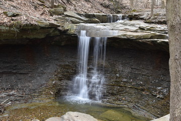 Obraz premium Wonderful Blue Hen Waterfalls in Cuyahoga National Park near Cleveland in Ohio, USA