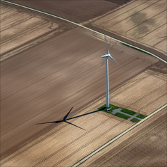 vue a&eacute;rienne d'&eacute;oliennes dans la Somme en France
