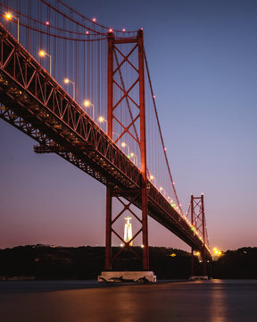 puente 25 de abril en Lisboa