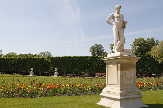 Statue du Jardin des Tuileries à Paris	