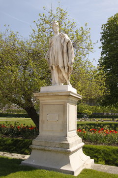 Statue de Socrate, Jardin des Tuileries à Paris	