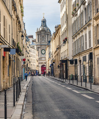 Naklejka premium Cozy street in Paris, France