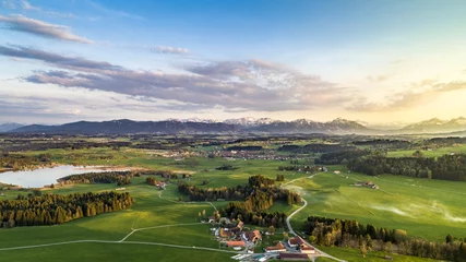 Schilderijen op glas Allgäu Panorama Luftbild mit Blick auf die Berge © co-operation