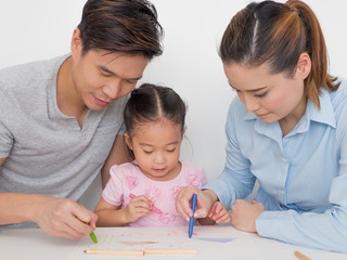 parent teach kid to draw