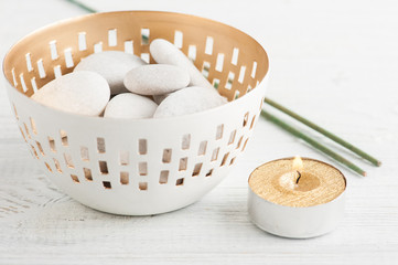 SPA composition with pebbles