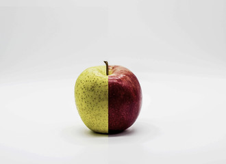 Maça verde e vermelha