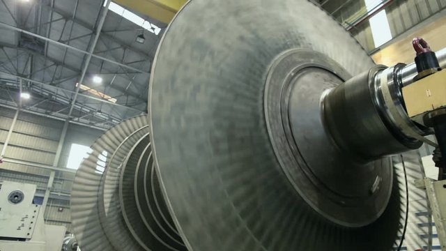 Balancing process of a steam turbine in the workshop