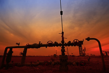 Oil pipes and valves