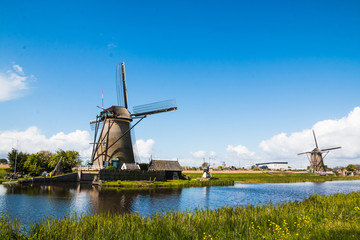 Naklejka premium Mills and water channel in a good day