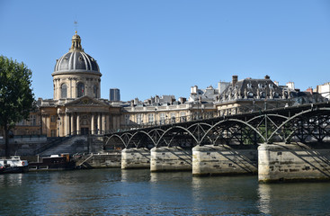 Fototapeta premium Passerelle des Arts sur la Seine à Paris, France
