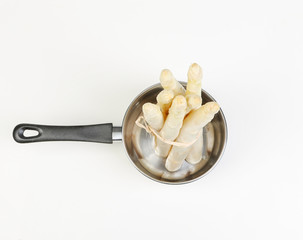 Spargel im Kochtopf 