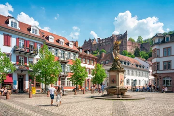 Fototapeten Touristen auf dem Kornmarkt in Heidelberg, Baden-Württemberg, Deutschland © eyetronic