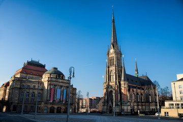 Chemnitz, Opernhaus und Petrikirche