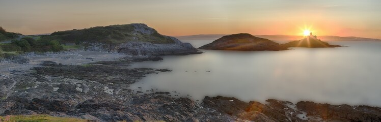 Fototapeta na wymiar Bracelet Bay Swansea Sunrise