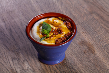 Ice-cream with walnut