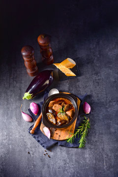 Eggplant Casserole - (Melitzanes Me Kreas Sti Katsarola)