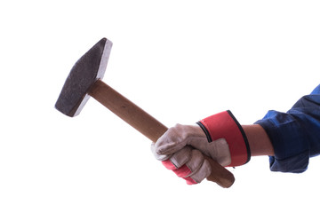 Ein Hammer in der Hand eines Handwerkers über weißem Hintergrund