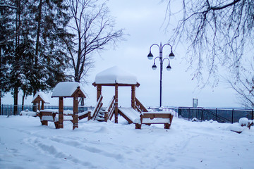 El parque infantil de invierno