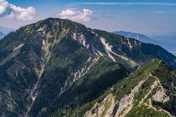 Bergblick in Oberbayern gesehen vom Gipfel des Herzogstand