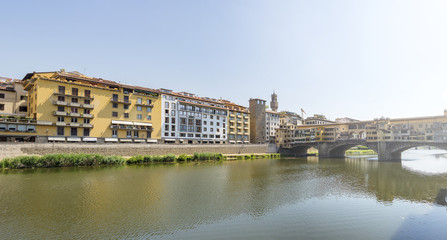 Naklejka premium Lungarno by Ponte Vecchio in Florence