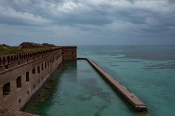 Fotobehang Fort Jefferson moat wall from top level © Mike