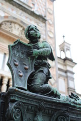 Fototapeta na wymiar Città di Bergamo - Statua del Duomo