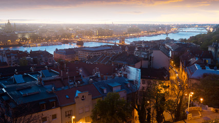 Obraz premium Night view of Budapest cityscape with Danube river, Hungary