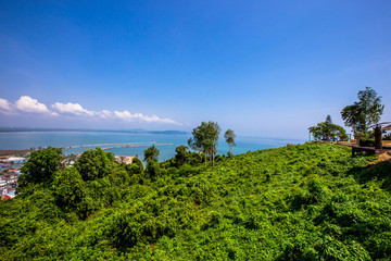 Fototapeta na wymiar Viewpoint (Khao Mat zee ), Chumphon Province, admire the fishing village and the blue sea.
