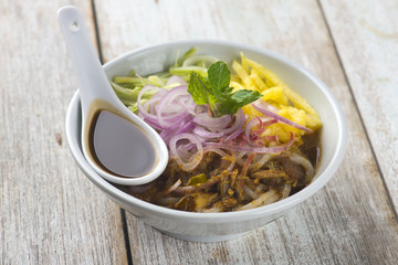 Assam Laksa (Noddle in Tangy Fish Gravy)