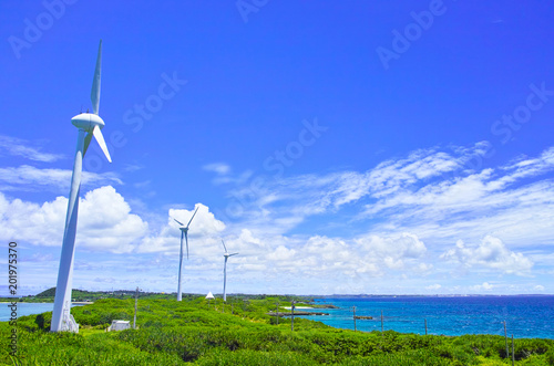 真夏の宮古島 西平安名岬の池間大橋展望台から見た風力発電のある風景 Wall Mural 7maru
