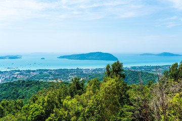 Obraz premium Phuket city skyline with sea beach