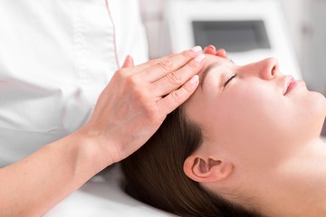 Fototapeta na wymiar Start of facial massage
