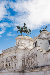 Obraz premium Bronze statue of Victor Emmanuel II on Altare della Patria (Altar of the Fatherland), Rome, Italy